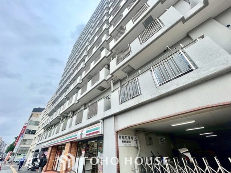 外観 【ENTRANCE】◆そびえ立つ◆我が家のシンボル。遠くの空が赤く染まる夕べが待ち遠しい。