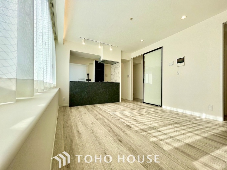 内装 【LIVING】◆simple is best◆無駄のない綺麗なつくりのリビングルームであなただけの暮らしを。