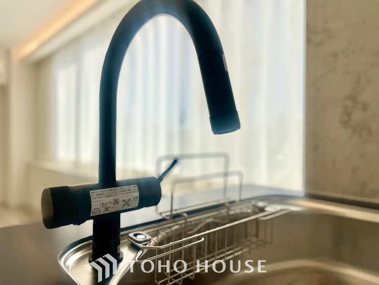 その他 【KITCHEN】◆開放的◆後片付けが楽なシステムキッチン。収納スペースの充実！