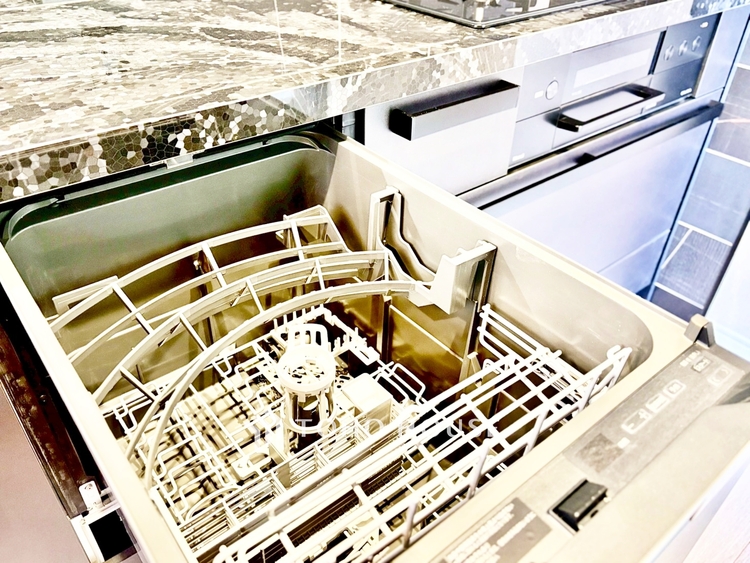 キッチン ◆住むほどに実感する快適性＆機能性◆各空間を彩る設備は、デザイン性に優れたHigh Quality仕様が装備。広く使い勝手のよい空間と設備で、理想の暮らしを演出します。