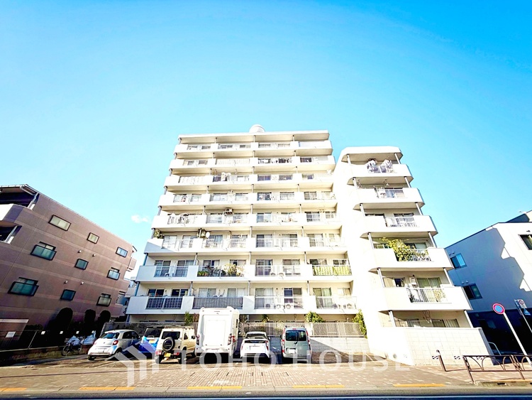 内装 触れることが出来そうな環境が、そのままインテリアに。その豊かで眩い眺望には、心地よい光と風が溢れ、ずっと眺めていたくなるような空間を演出してくれます。