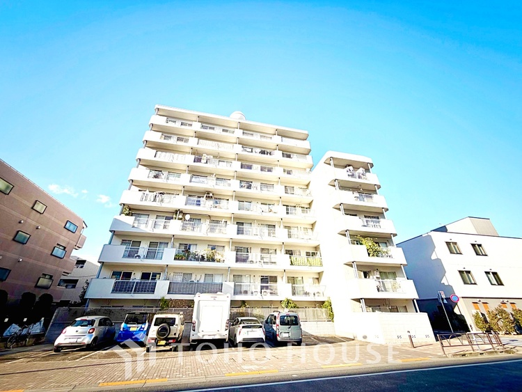 キッチン 家事動線に配慮した、効率的なキッチンレイアウト。調理も片付けもスムーズに行えます。