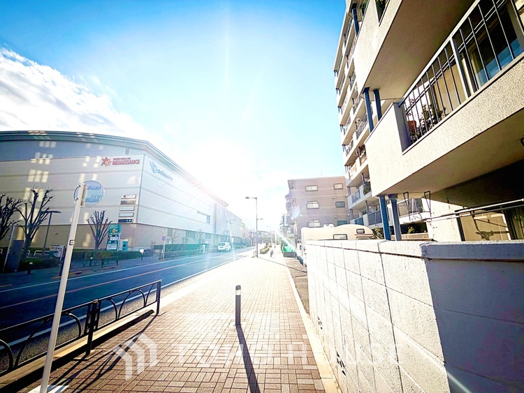 キッチン 食器収納も充実した、片付けやすいキッチン。毎日の家事が快適に進みます。