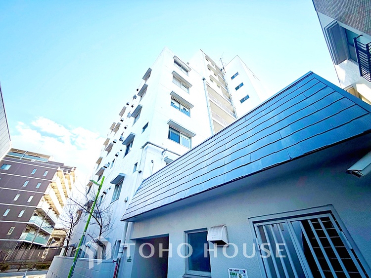 収納 クローゼット完備で、季節物の衣類や小物もきれいに収納できる便利な設計です。