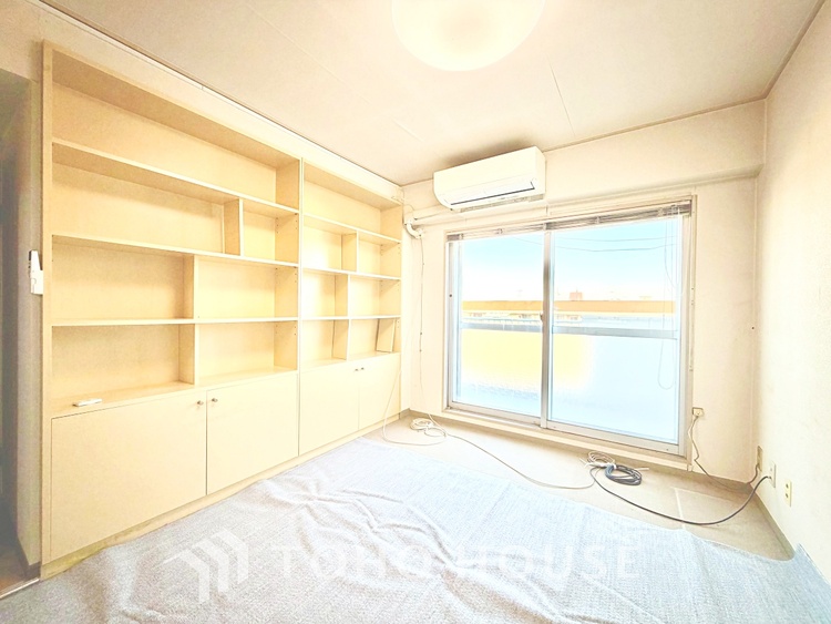 内装 触れることが出来そうな環境が、そのままインテリアに。その豊かで眩い眺望には、心地よい光と風が溢れ、ずっと眺めていたくなるような空間を演出してくれます。