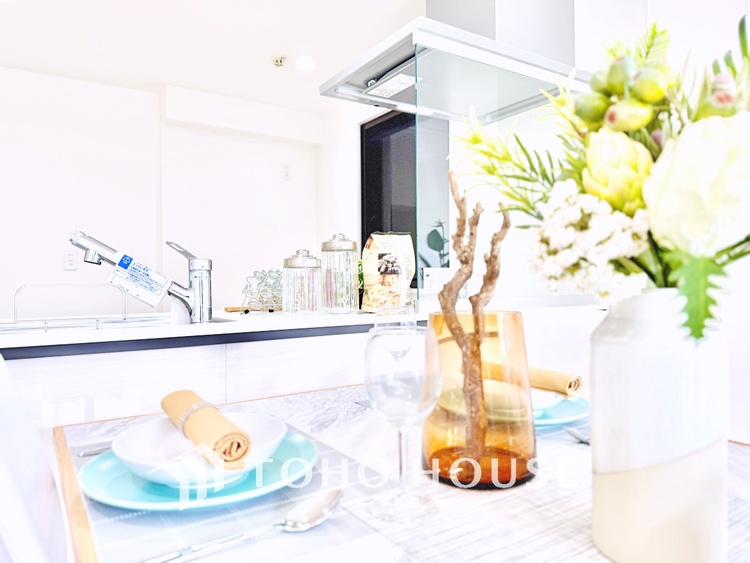 内装 明るく開放的なリビングで、インテリアを楽しみながら快適な暮らしを実現できます。