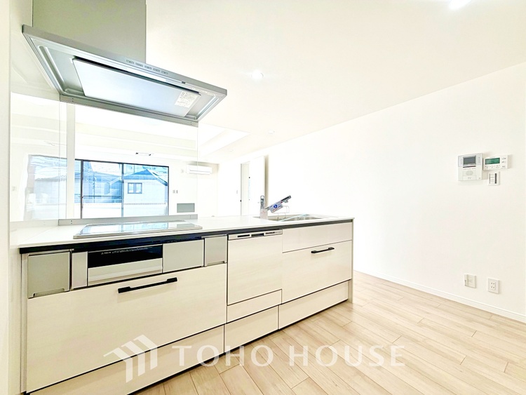 キッチン 毎日の料理が楽しくなる、使いやすいシステムキッチン。家事効率を高める設計です。