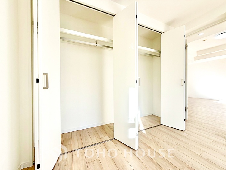 収納 収納力抜群のスペースで、家族の荷物をしっかり整理し、暮らしを快適に保てます。