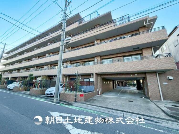 外観 【外観写真】無駄のないデザインと落ち着いたカラーリングが特徴のシンプルモダンな住宅。機能性と美しさを兼ね備えた外観です。