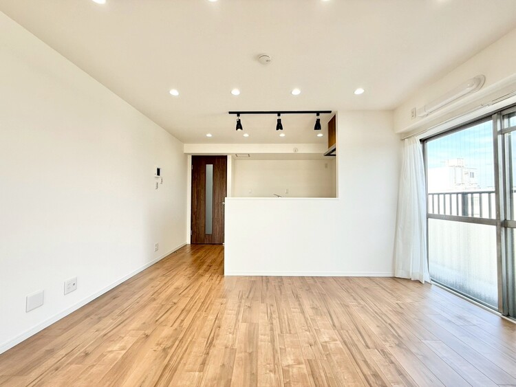 居間 充実した生活は伸びやかな居室空間から始まります。