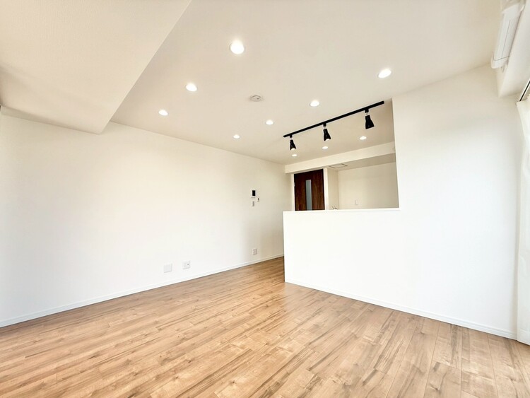 居間 伸びやかな空間のなかで、ゆったりとしたひとときを過ごせます。