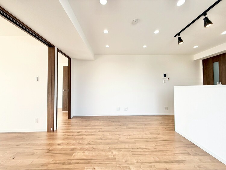 居間 シンプルな内装と偏り過ぎないデザインで統一しました。