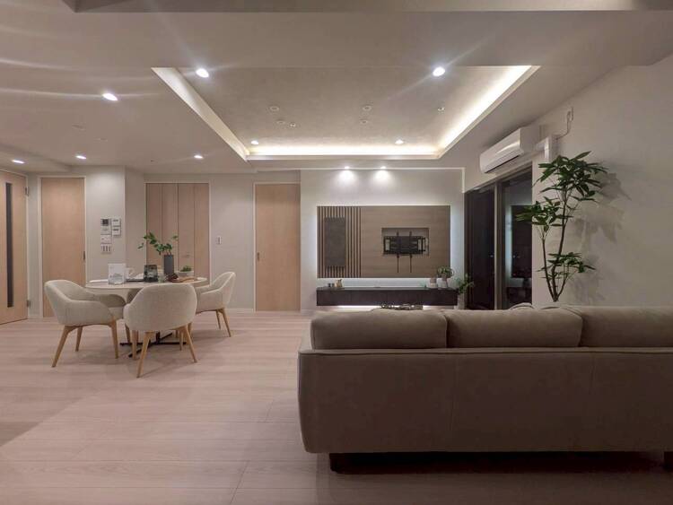 居間 伸びやかな空間のなかで、ゆったりとしたひとときを過ごせます。