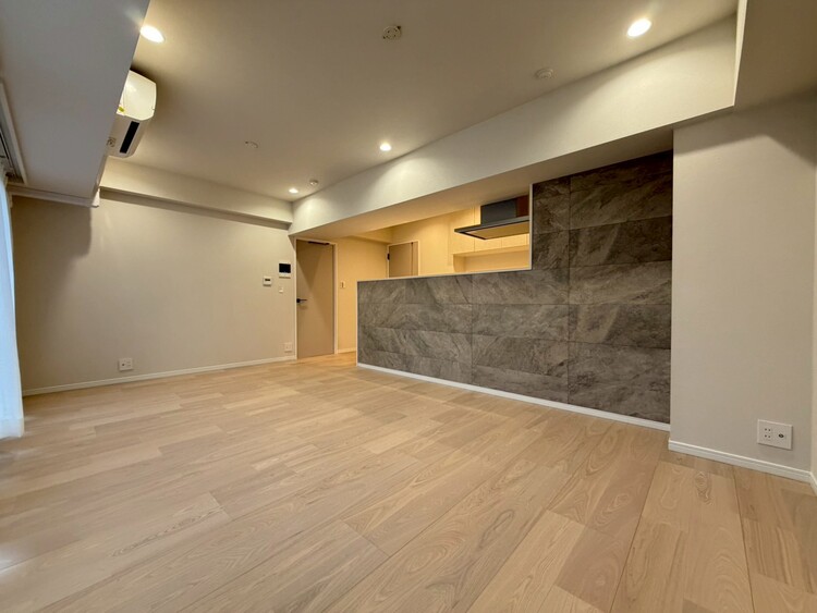 居間 伸びやかな空間のなかで、ゆったりとしたひとときを過ごせます。