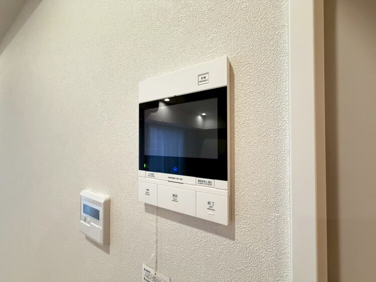 設備 誰が来てもわかる様にモニター付きインターホンを設置。