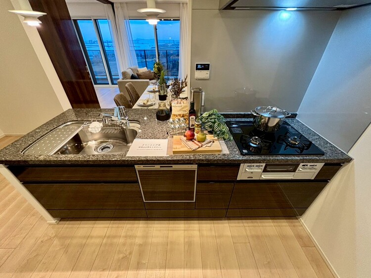 キッチン 開放感のあるキッチンスペース。調理をしながら、会話も弾みそうですね。