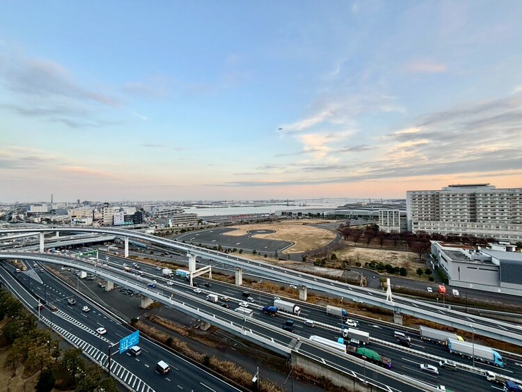 バルコニー 陽当たり・通風・開放感に恵まれた環境です。