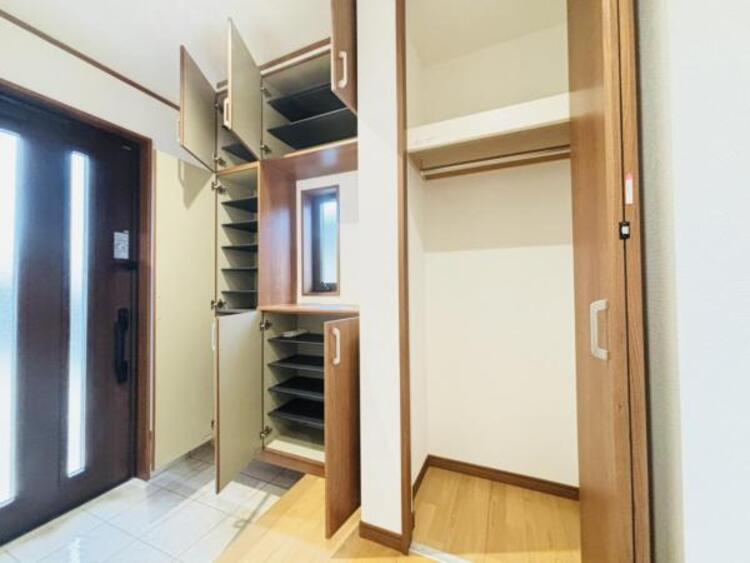 収納 廊下や玄関にも収納を完備。居住空間を広くするための工夫を凝らしております。 