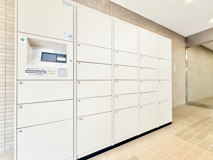 設備 留守時に便利な宅配ボックスを完備。