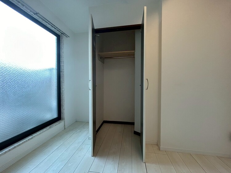 その他 収納スペースが付いていて、お部屋を広く使っていただけます。