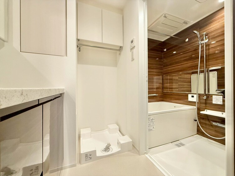 その他 十分な広さの脱衣所。