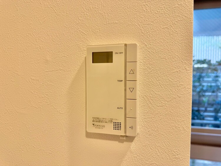 その他 見やすい画面で操作しやすい給湯パネル。