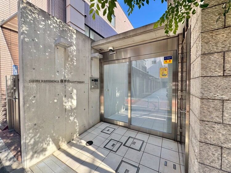 その他 上質感漂う玄関アプローチです。