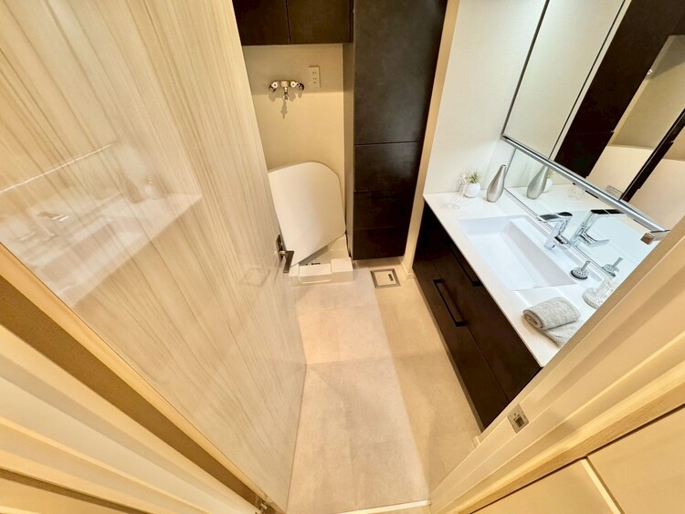 その他 十分な広さの脱衣所。