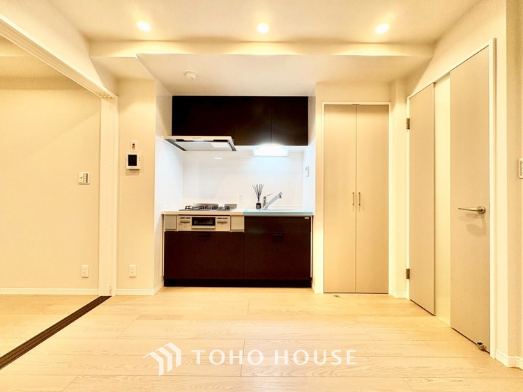 内装 【living】居心地のいい暮らしには欠かせない眩い採光。