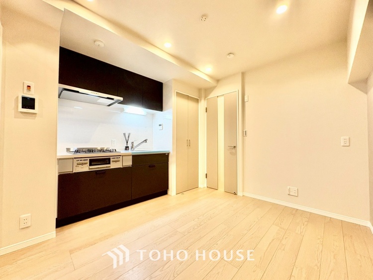 内装 【living】居心地のいい暮らしには欠かせない眩い採光。