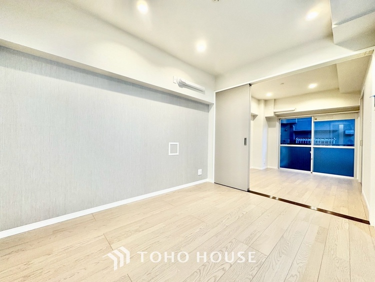 内装 ◆サンサンと◆差し込む太陽の光がこのリビングに笑いをもたらす.