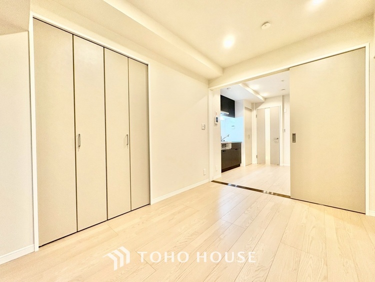 内装 使いやすく、明るい洋室に仕上がります。子供部屋や趣味のお部屋にご利用できます。