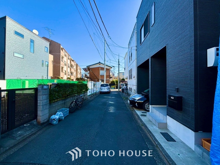 外観 【癒しの空間】室内構成に拘り採光とセンスを散りばめた空間。それは『柔らかさ』に似た素敵な居場所。そこに暮らす人のことを考えつくり出したものは『癒し』という心地よい居場所なんだと思う。