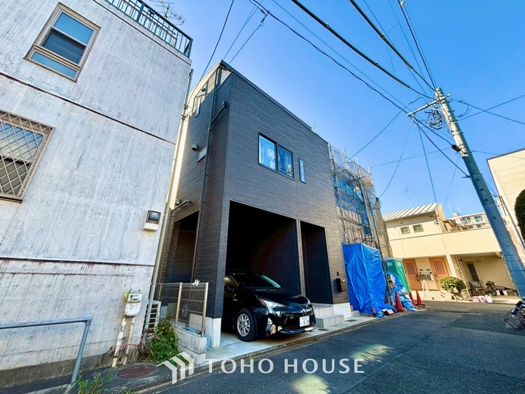 外観 【Kitchen】一歩一歩踏みしめる喜びを。光り眩い羨望のリビングへ。一歩一歩を踏みしめて家族の集う幸せの場所へ。すべてがクライマックスのマイベストホーム。