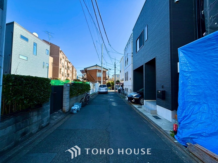 外観 【悠久の時】家族への思いを抱きながら、平和に過ごす悠久の時。あたかかく感じるのは、日当たりだけではない。広く和やかに暮らせる空間と、家族の存在を噛みしめて