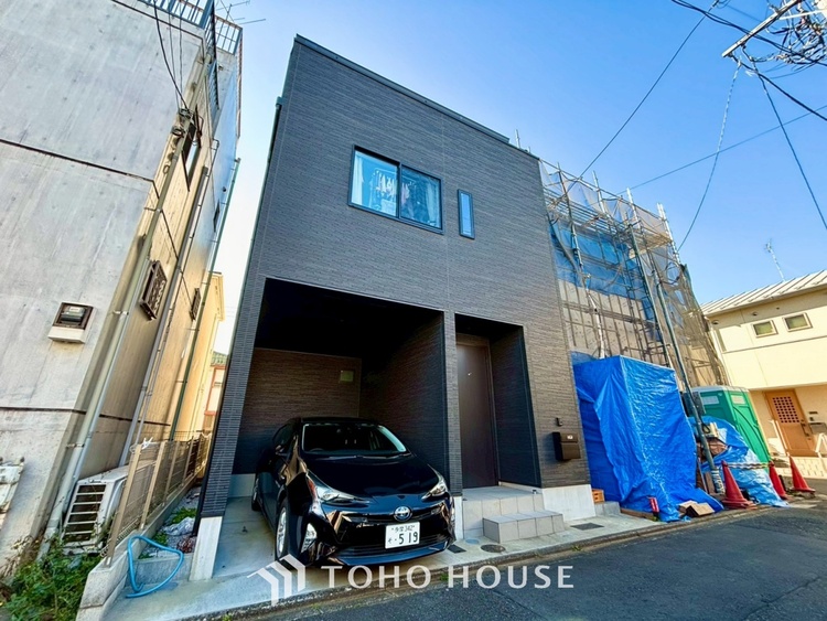 外観 【豪華絢爛】事も無げに美しく、伝えるには筆舌に尽くし難い。豪華絢爛や華美と言う事ではなく、住まう者にとって暮らし易く心地がいいと言う美しさがこの住まいには込められている。