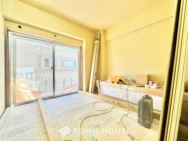 内装 ◆子供部屋◆冷涼な風、そよぐリビング。だんらんの場所はここから始まり、ここで終わる。家族の笑顔が集う素敵な場所だから、こだわり抜いた思いが詰まっているのだと思う。