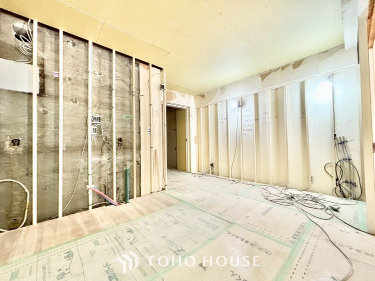 内装 ◆ここに在る◆事も無げに美しく、伝えるには筆舌に尽くし難い。豪華絢爛や華美と言う事ではなく、住まう者にとって暮らし易く心地がいいと言う美しさがこの住まいには込められている。