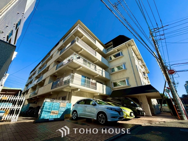 外観 ◆共有空間◆些細な事でほっぺを膨らまして怒る君。それでも僕達はこれからも一緒だよ。喧嘩をしても離れたくないから一つはさんだ同じ場所にいる。分かるよ。そこに君が