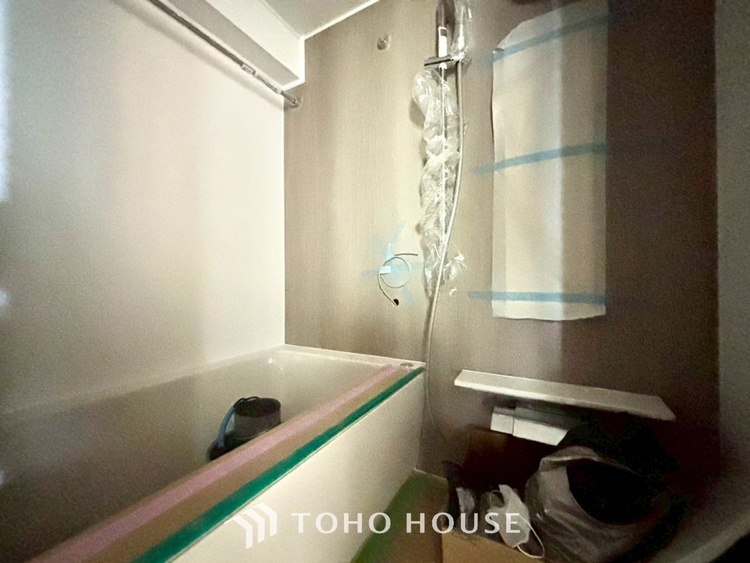 風呂 ◆浴室◆の温もりを感じ、ふわりと寄り添う太陽の妖精たちが自然と僕達を微睡ませる。うとうとしたい訳ではないがそんな時間が嫌いじゃない自分がここにいる。