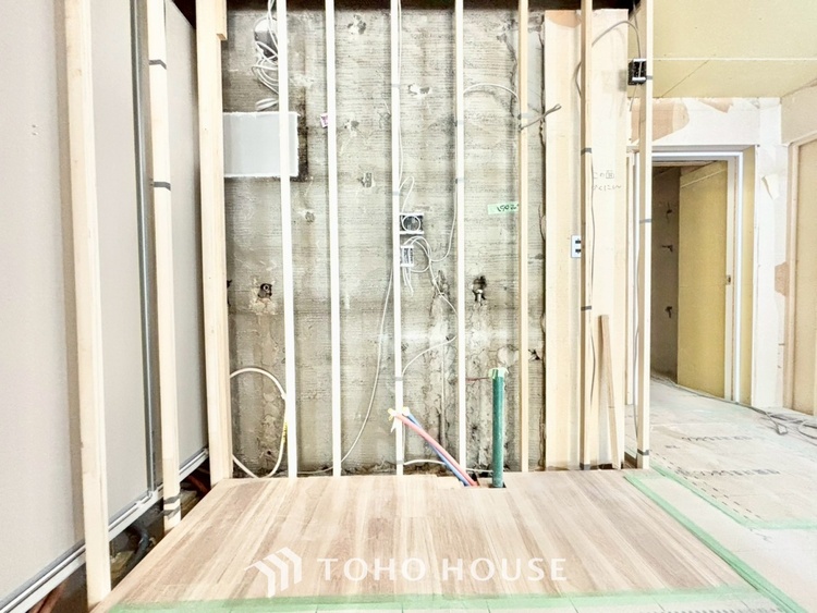 トイレ ◆トイレ◆トイレも全て新品に交換されており、清々しく新生活を始めることができます。白基調の清潔感のある空間に生まれ変わりました。