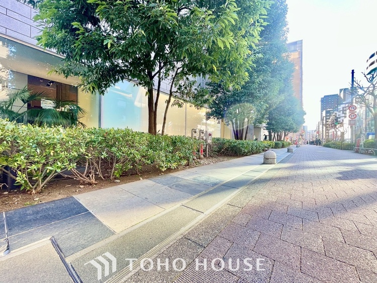 外観 ここにはみんなが集い、食事と楽しい会話が始まる。話に夢中になりすぎて、ついつい時を忘れ夜半過ぎになってしまう。そんな束の間の幸せを感じさせてくれる場所でありたい。