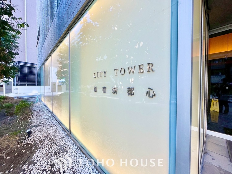 エントランス 時間をかけて作り上げるそんな空間を君と共有したい。僕たちの空間は唯一無二の物だから。