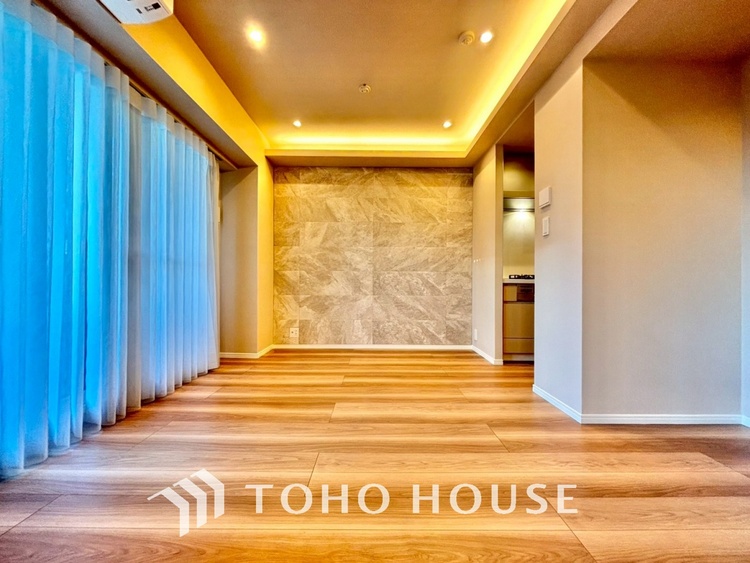 内装 ◆瀟洒な空間◆落ち着きのある彩が見事に調和させた瀟洒な空間を演出。ここに集まる家族の会話と笑顔が絶え間なく続く幸せな空間。