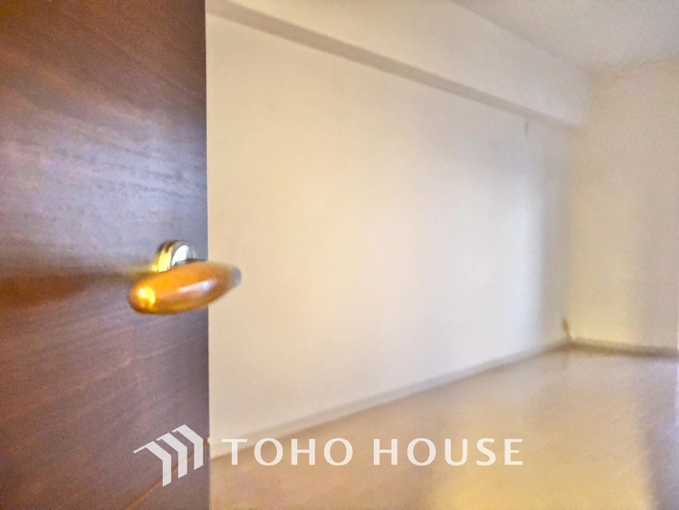 内装 感性を育むプライベートルームはシンプルでスマートな空間。