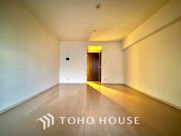 内装 ◆瀟洒な空間◆落ち着きのある彩が見事に調和させた瀟洒な空間を演出。ここに集まる家族の会話と笑顔が絶え間なく続く幸せな空間。