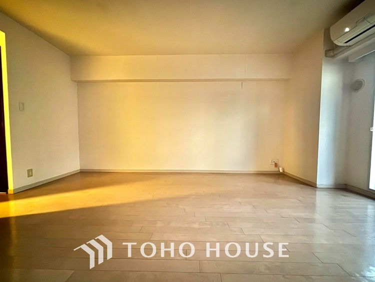 内装 「想像していた以上に広い」が写真を撮っているときの感想です。家事動線に配慮したプランによりご家族がくつろげる明るく広い空間が確保できました。