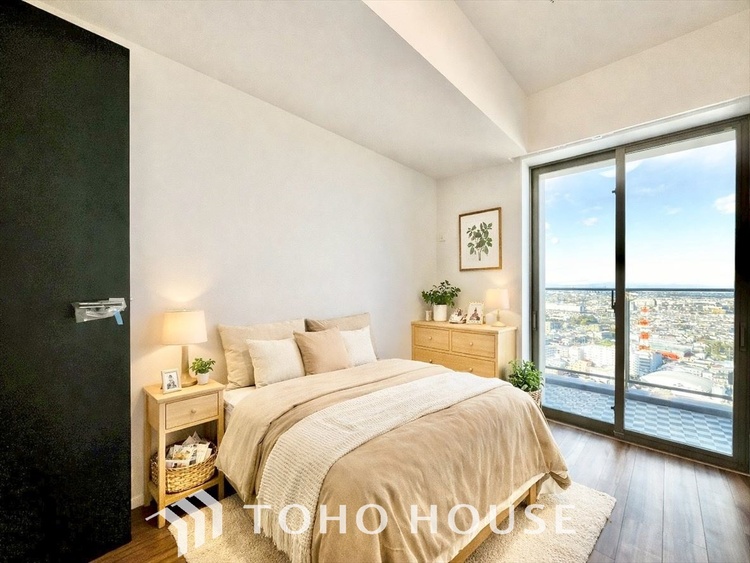 内装 ＊配置してある家具や小物はCGによるイメージ画像です。感性を育むプライベートルームはシンプルでスマートな空間。好みの空間で読書をしたり、音楽を聞いたりと一人の時間も充実したものにできます。