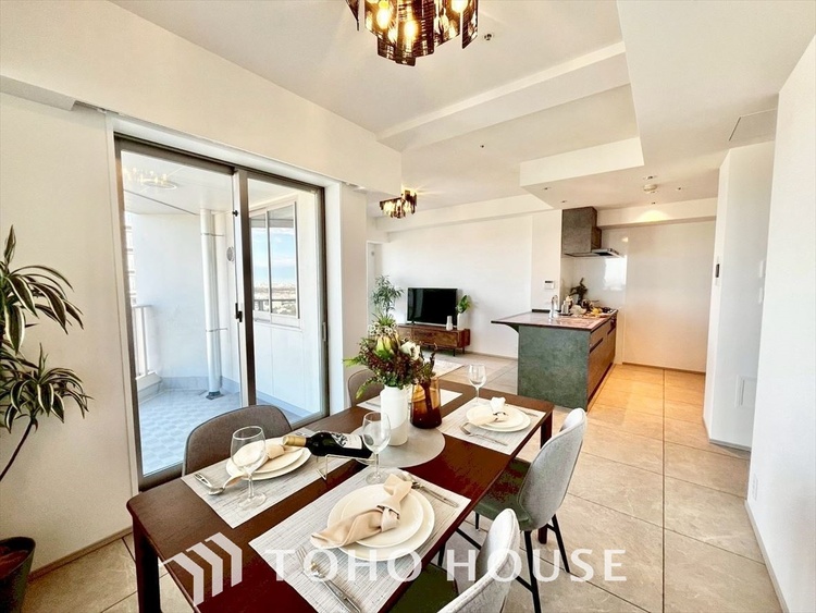 内装 「想像していた以上に広い」が写真を撮っているときの感想です。家事動線に配慮したプランによりご家族がくつろげる明るく広い空間が確保できました。