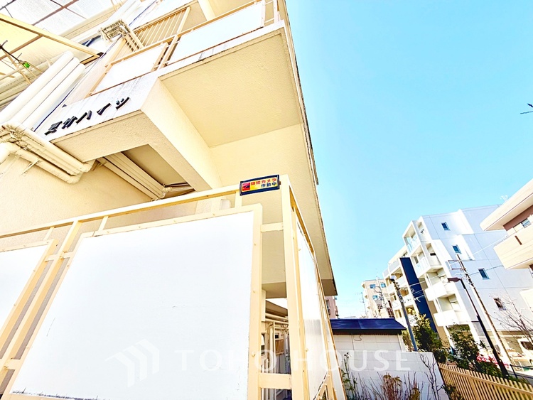 内装 明るく開放的なリビングで、インテリアを楽しみながら快適な暮らしを実現できます。